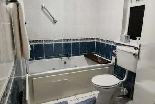 לינה וארוחת בוקר Bru Na Pairc