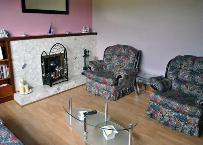 לינה וארוחת בוקר Bru Na Pairc 3*