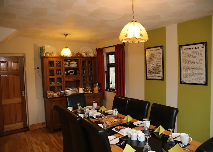 לינה וארוחת בוקר Bru Na Pairc